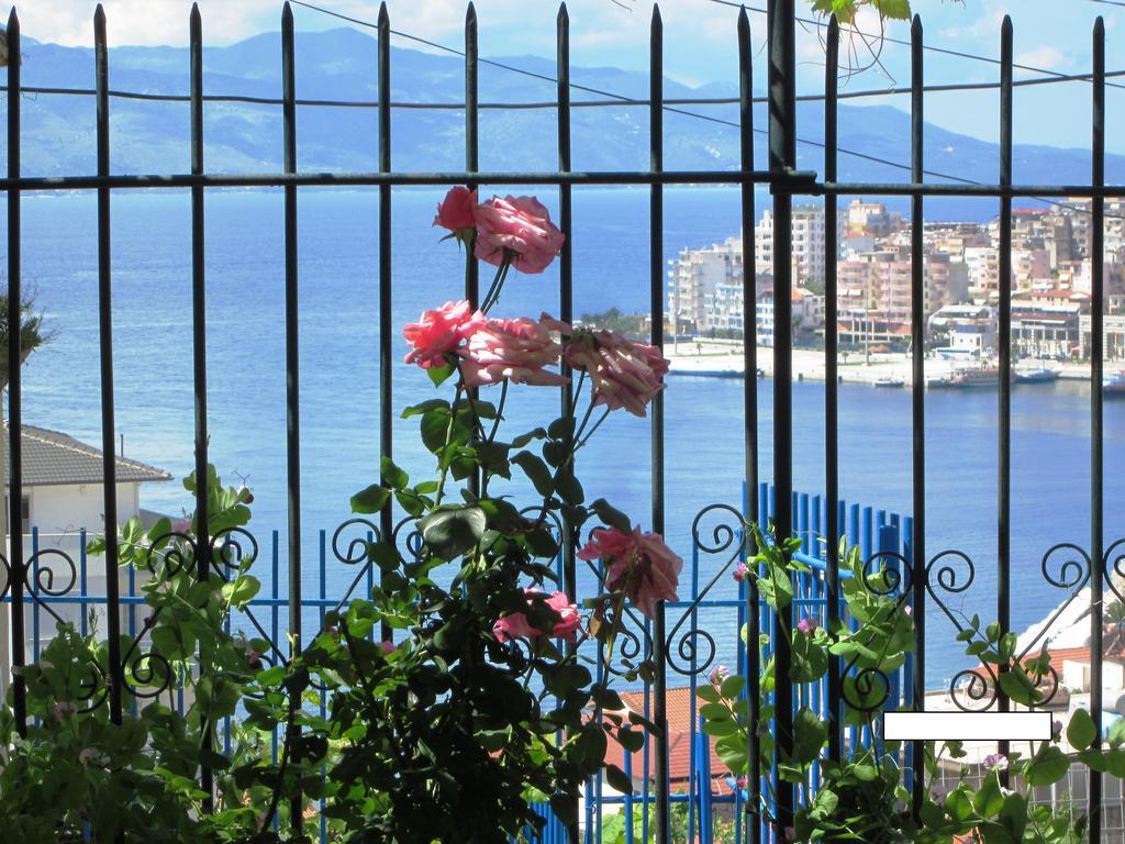 Guest House And Tavern Leo Sarandë 외부 사진