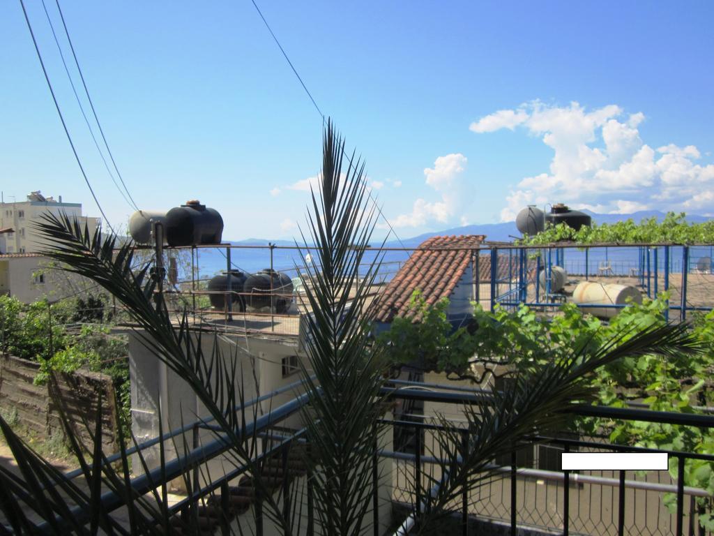 Guest House And Tavern Leo Sarandë 외부 사진