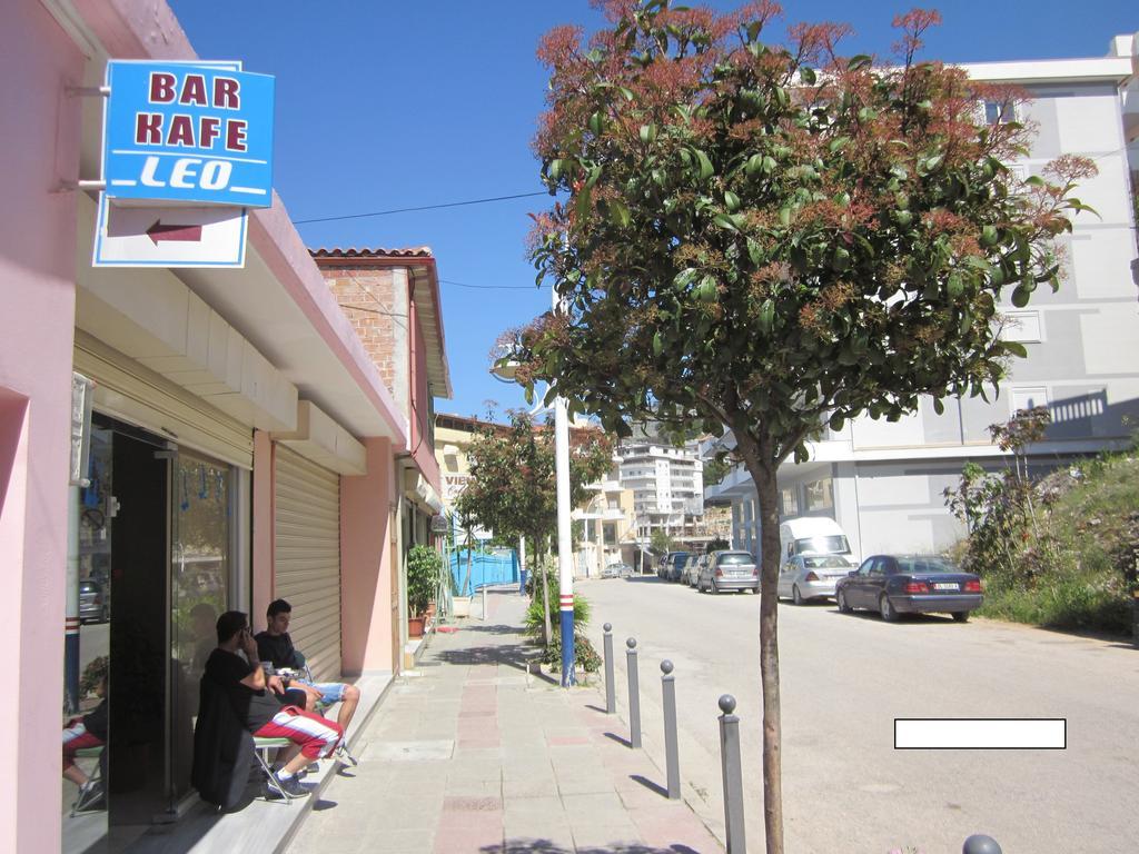 Guest House And Tavern Leo Sarandë 외부 사진