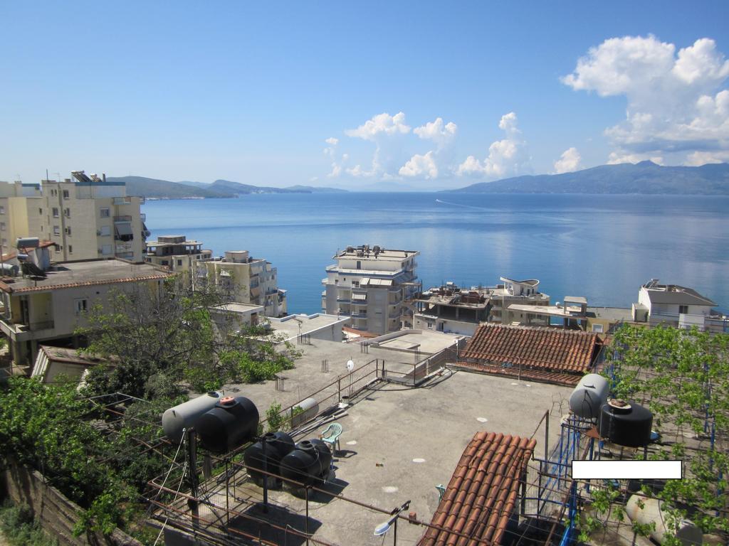 Guest House And Tavern Leo Sarandë 외부 사진