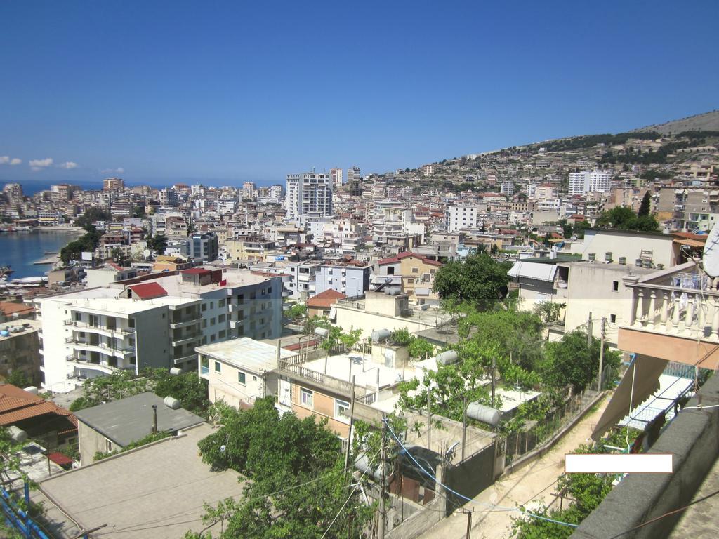 Guest House And Tavern Leo Sarandë 외부 사진