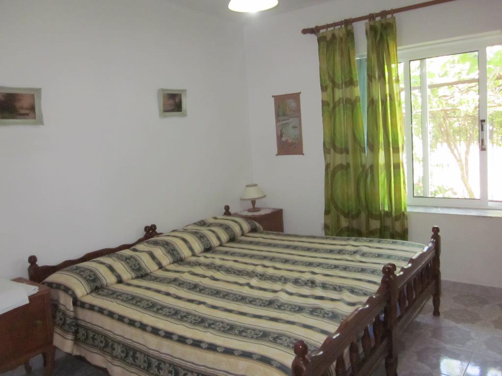 Guest House And Tavern Leo Sarandë 외부 사진