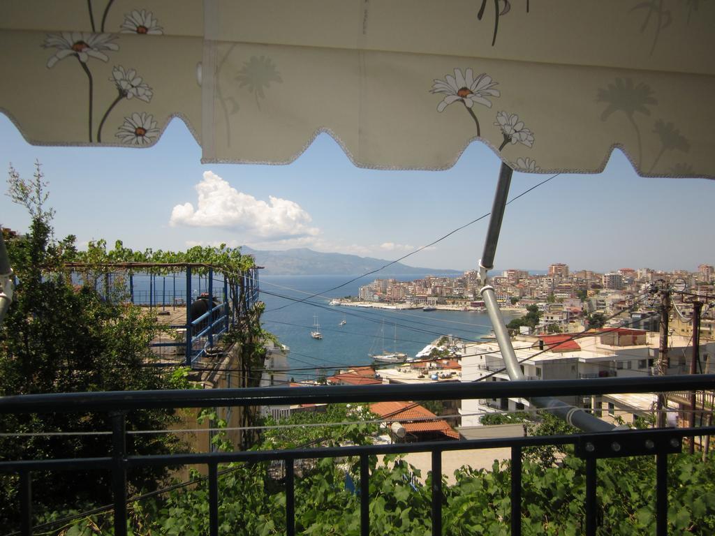 Guest House And Tavern Leo Sarandë 외부 사진